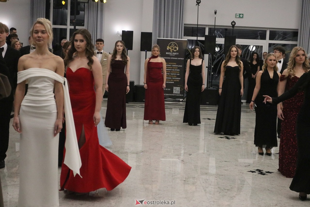 Studniówka II LO w Ostrołęce [10.01.2026] - zdjęcie #287 - eOstroleka.pl