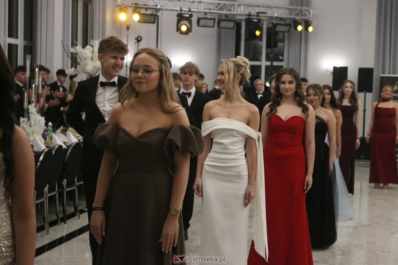 Studniówka II LO w Ostrołęce [10.01.2026] - zdjęcie #285 - eOstroleka.pl