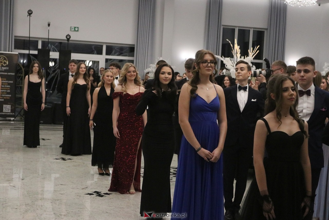 Studniówka II LO w Ostrołęce [10.01.2026] - zdjęcie #283 - eOstroleka.pl