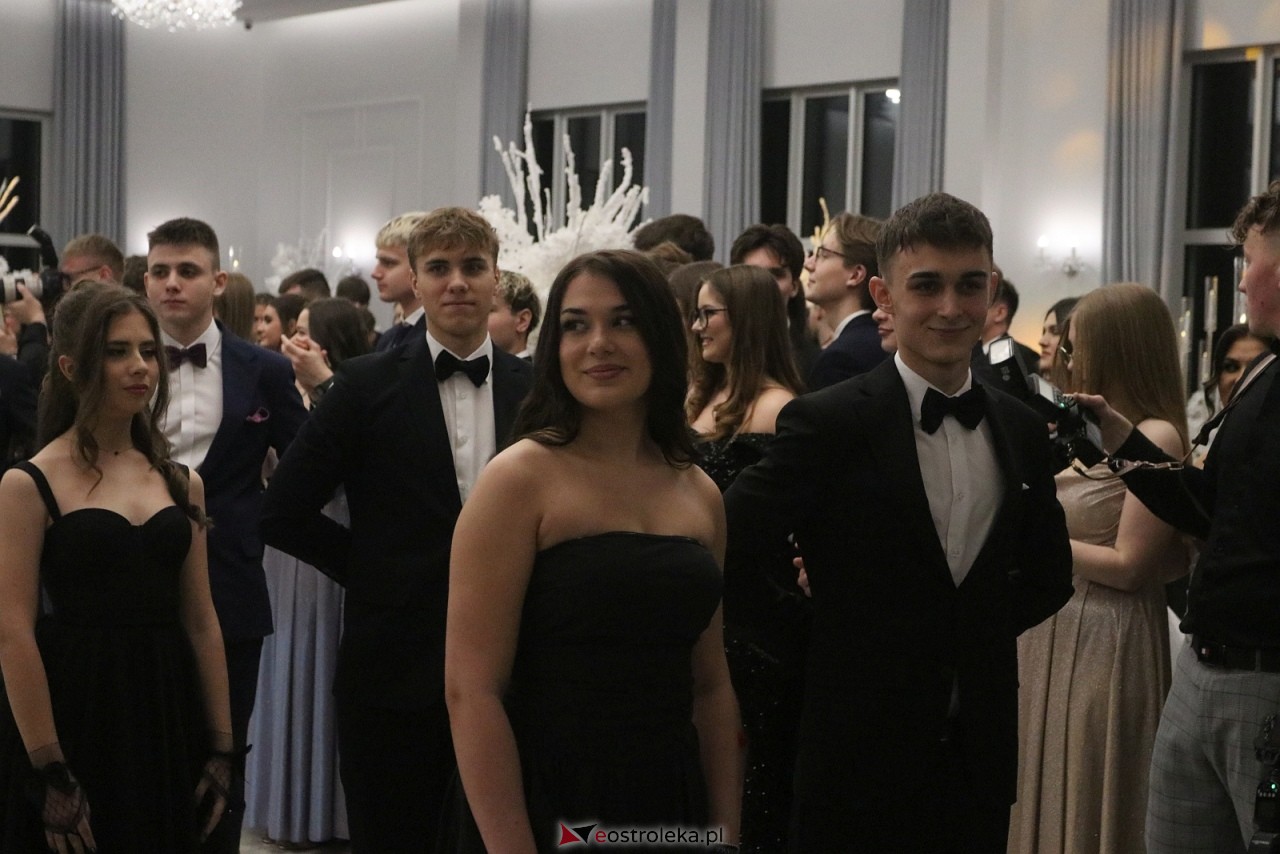 Studniówka II LO w Ostrołęce [10.01.2026] - zdjęcie #281 - eOstroleka.pl
