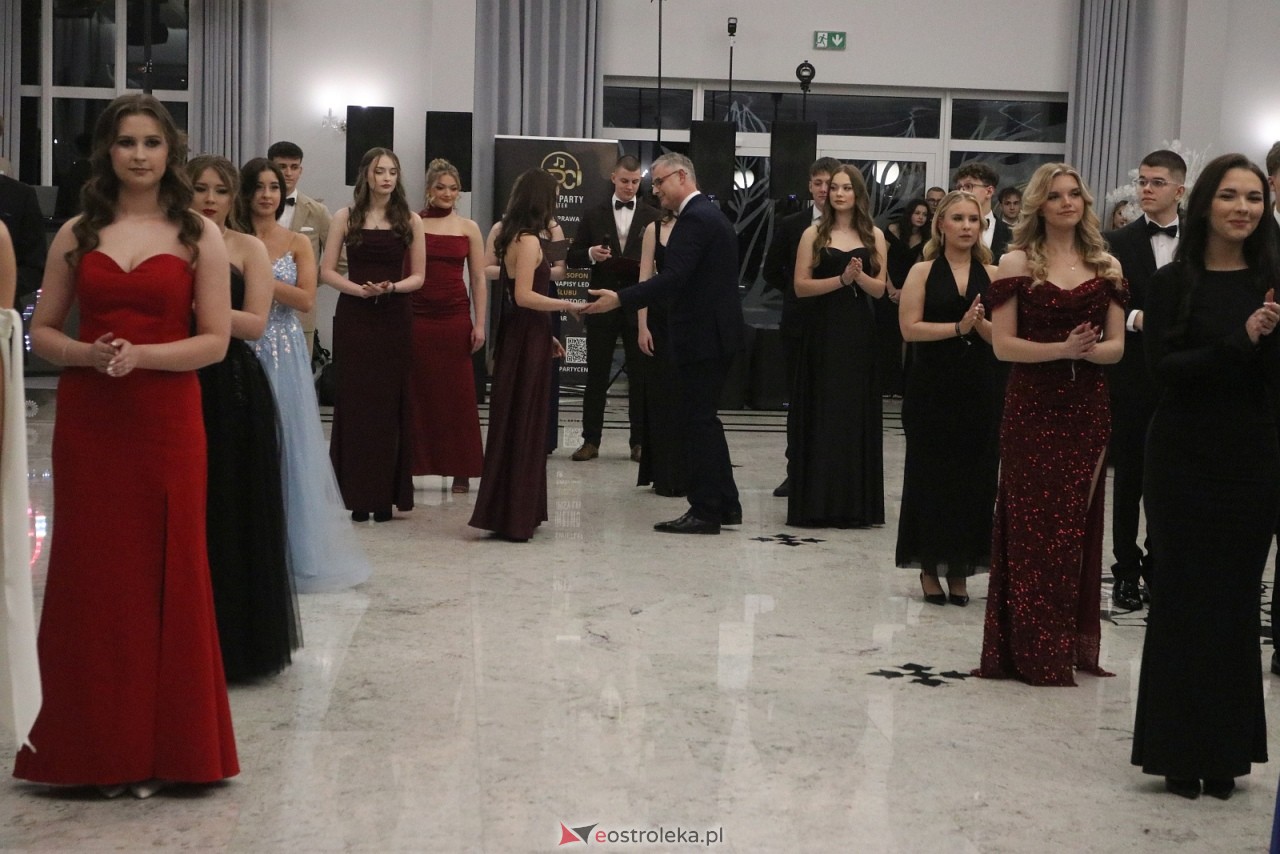 Studniówka II LO w Ostrołęce [10.01.2026] - zdjęcie #280 - eOstroleka.pl