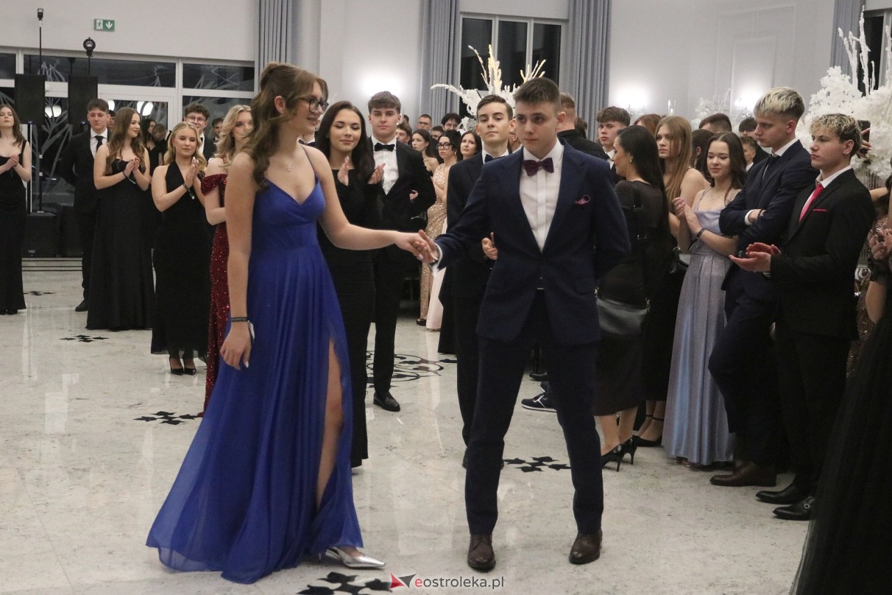 Studniówka II LO w Ostrołęce [10.01.2026] - zdjęcie #278 - eOstroleka.pl