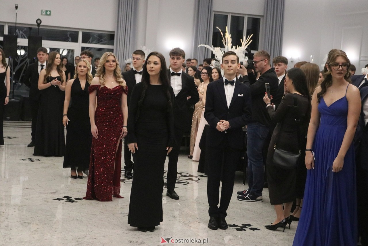 Studniówka II LO w Ostrołęce [10.01.2026] - zdjęcie #274 - eOstroleka.pl