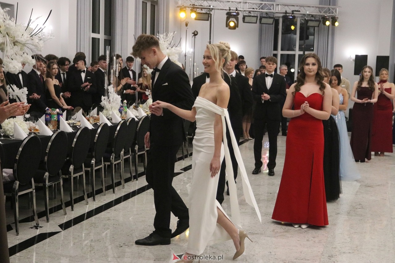 Studniówka II LO w Ostrołęce [10.01.2026] - zdjęcie #272 - eOstroleka.pl