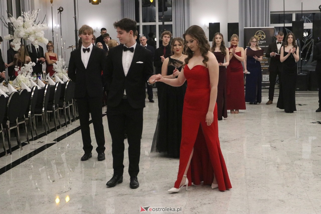 Studniówka II LO w Ostrołęce [10.01.2026] - zdjęcie #268 - eOstroleka.pl