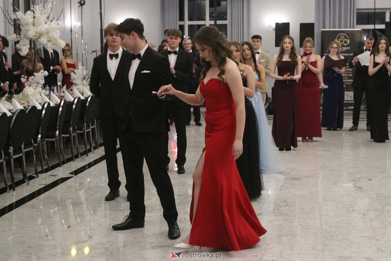 Studniówka II LO w Ostrołęce [10.01.2026] - zdjęcie #266 - eOstroleka.pl