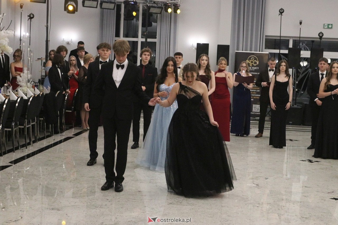 Studniówka II LO w Ostrołęce [10.01.2026] - zdjęcie #275 - eOstroleka.pl