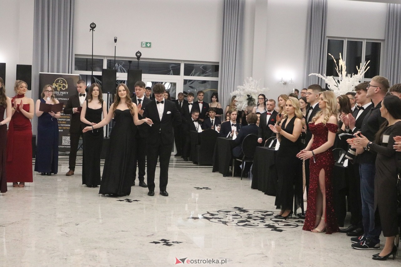 Studniówka II LO w Ostrołęce [10.01.2026] - zdjęcie #273 - eOstroleka.pl