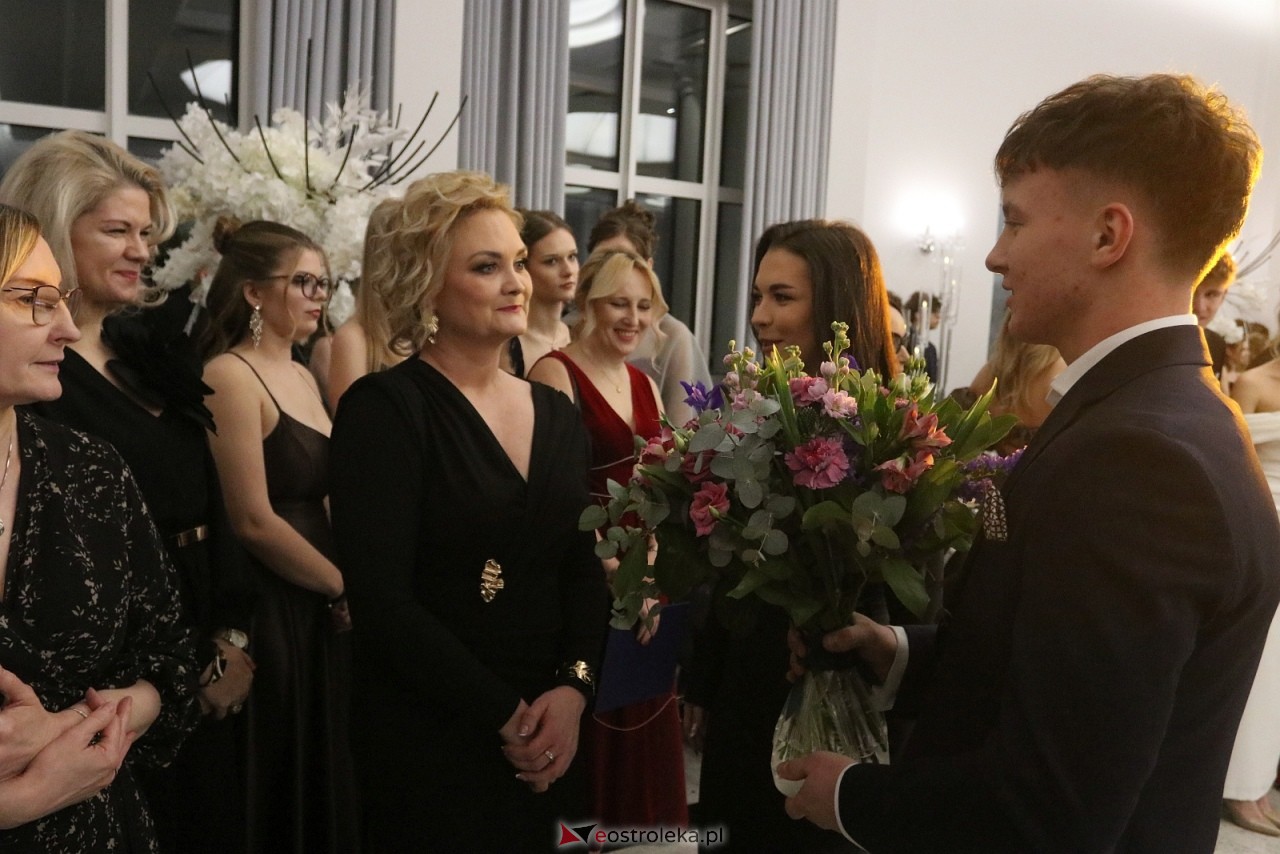 Studniówka II LO w Ostrołęce [10.01.2026] - zdjęcie #267 - eOstroleka.pl