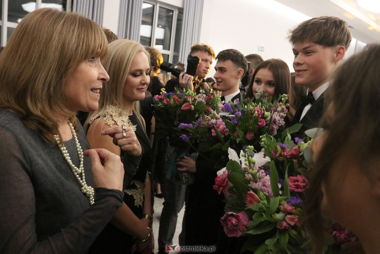 Studniówka II LO w Ostrołęce [10.01.2026] - zdjęcie #257 - eOstroleka.pl