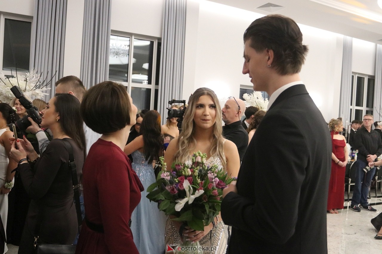 Studniówka II LO w Ostrołęce [10.01.2026] - zdjęcie #256 - eOstroleka.pl