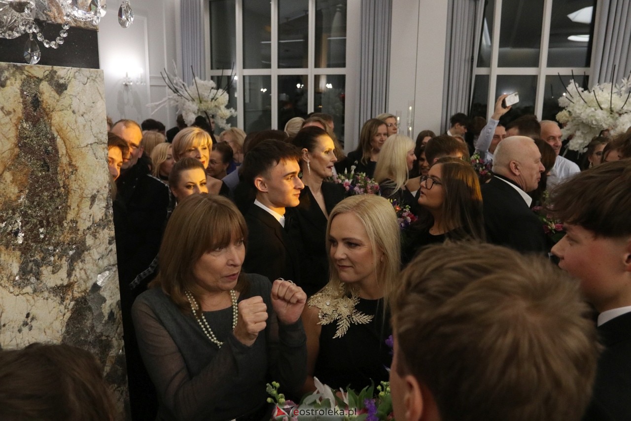 Studniówka II LO w Ostrołęce [10.01.2026] - zdjęcie #255 - eOstroleka.pl