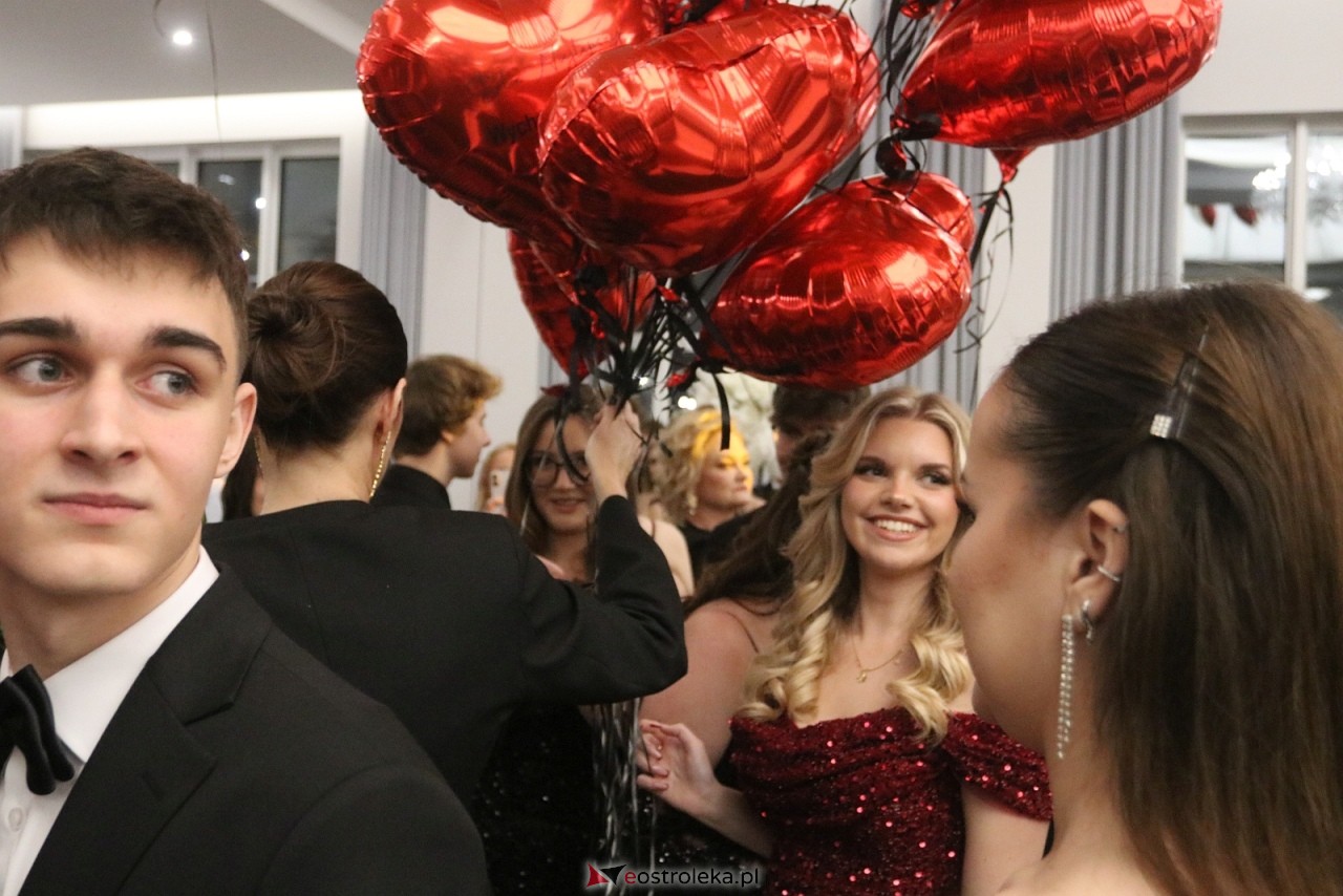 Studniówka II LO w Ostrołęce [10.01.2026] - zdjęcie #253 - eOstroleka.pl