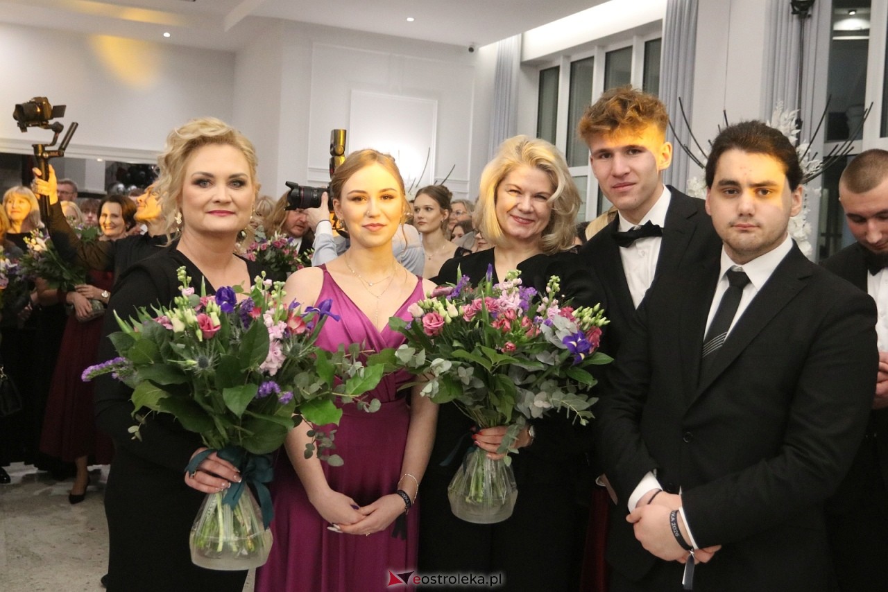 Studniówka II LO w Ostrołęce [10.01.2026] - zdjęcie #252 - eOstroleka.pl