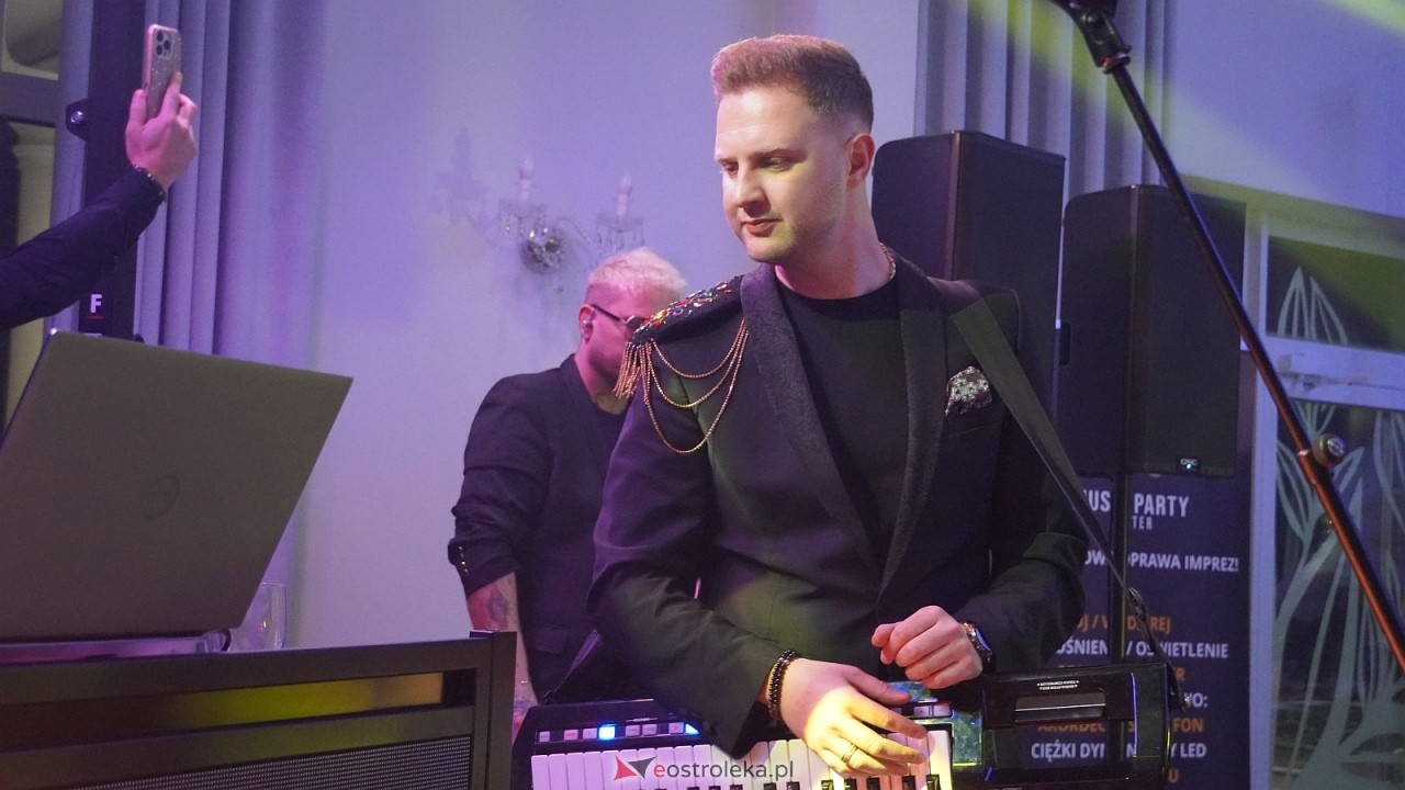 Piękni i Młodzi na studniówce II LO Ostrołęka [10.01.2026] - zdjęcie #133 - eOstroleka.pl