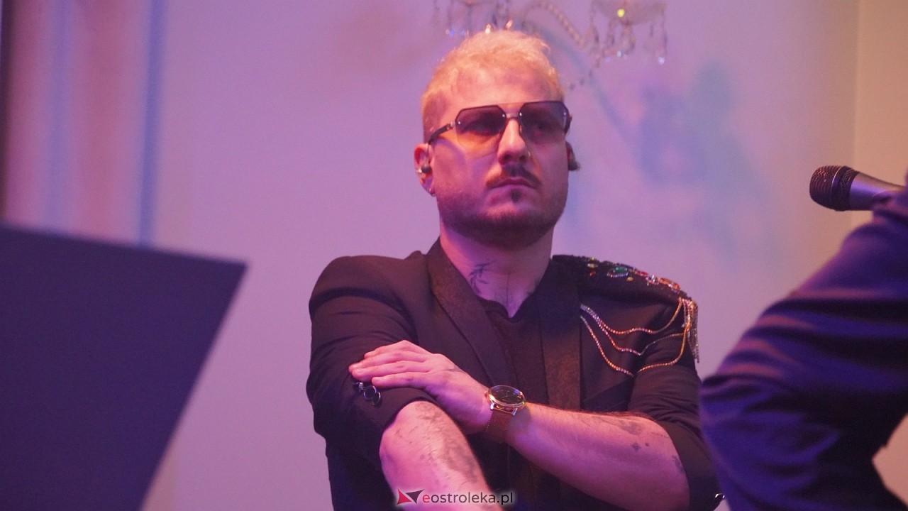 Piękni i Młodzi na studniówce II LO Ostrołęka [10.01.2026] - zdjęcie #131 - eOstroleka.pl