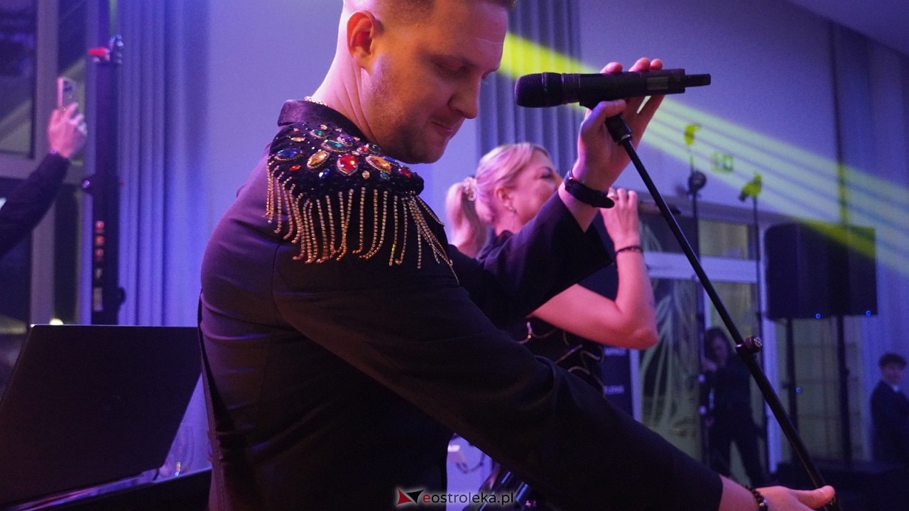 Piękni i Młodzi na studniówce II LO Ostrołęka [10.01.2026] - zdjęcie #127 - eOstroleka.pl