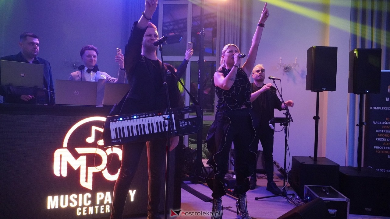 Piękni i Młodzi na studniówce II LO Ostrołęka [10.01.2026] - zdjęcie #126 - eOstroleka.pl