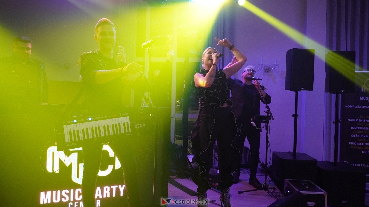 Piękni i Młodzi na studniówce II LO Ostrołęka [10.01.2026] - zdjęcie #123 - eOstroleka.pl