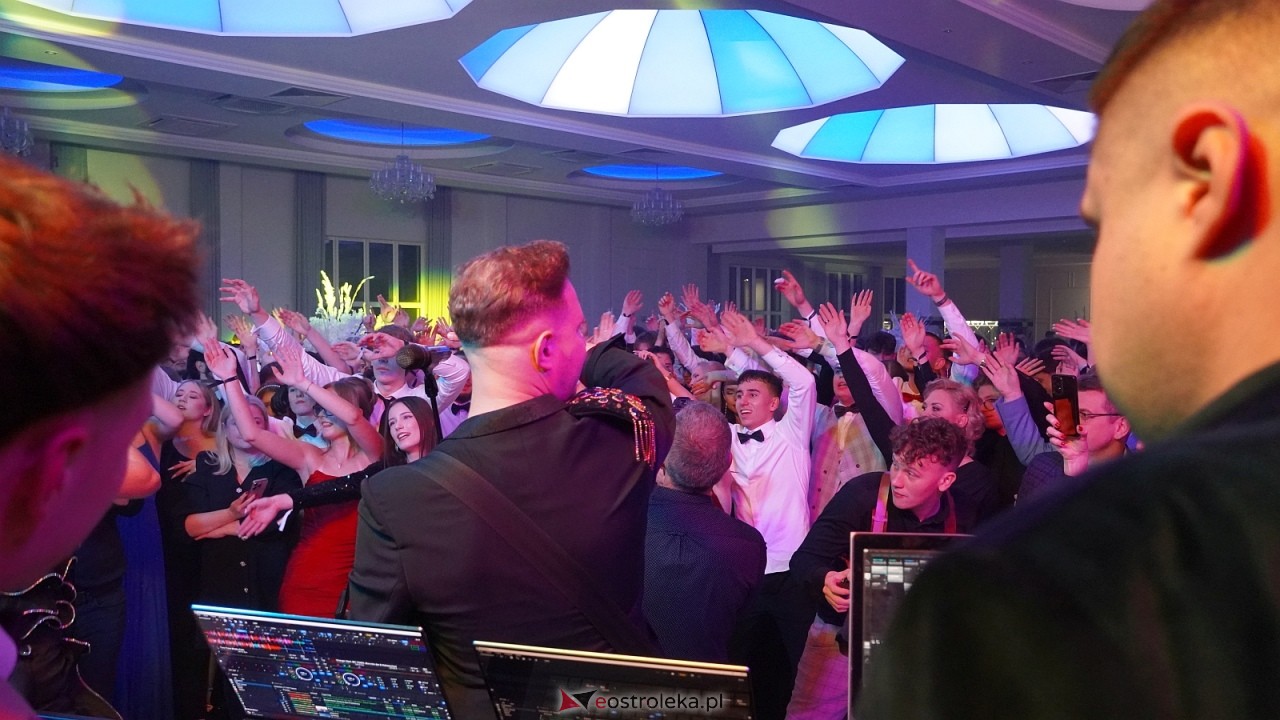 Piękni i Młodzi na studniówce II LO Ostrołęka [10.01.2026] - zdjęcie #72 - eOstroleka.pl