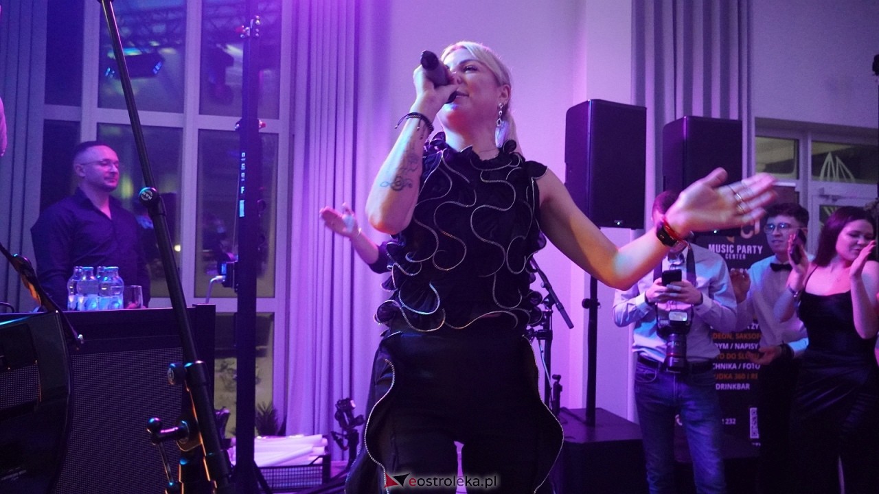 Piękni i Młodzi na studniówce II LO Ostrołęka [10.01.2026] - zdjęcie #23 - eOstroleka.pl