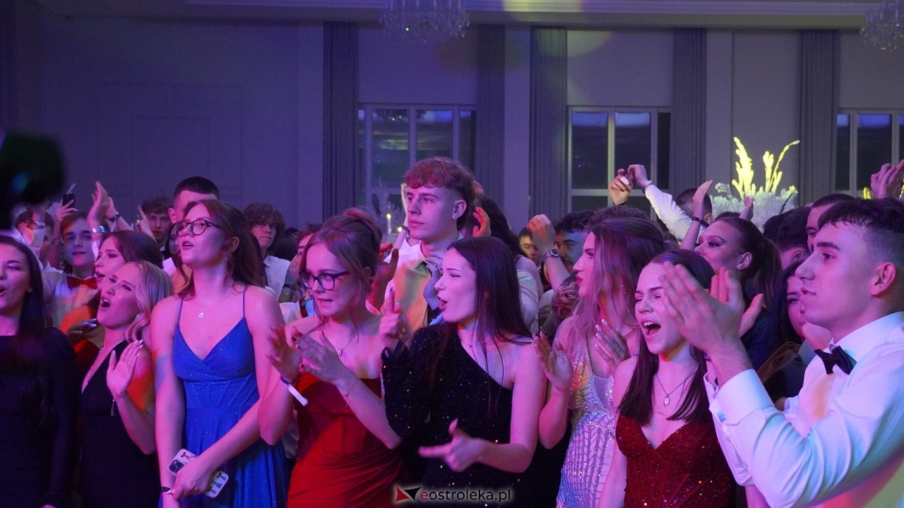 Piękni i Młodzi na studniówce II LO Ostrołęka [10.01.2026] - zdjęcie #14 - eOstroleka.pl