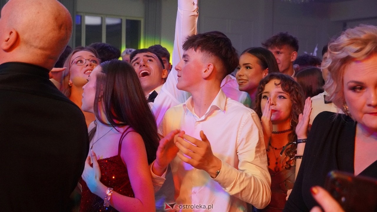 Piękni i Młodzi na studniówce II LO Ostrołęka [10.01.2026] - zdjęcie #7 - eOstroleka.pl