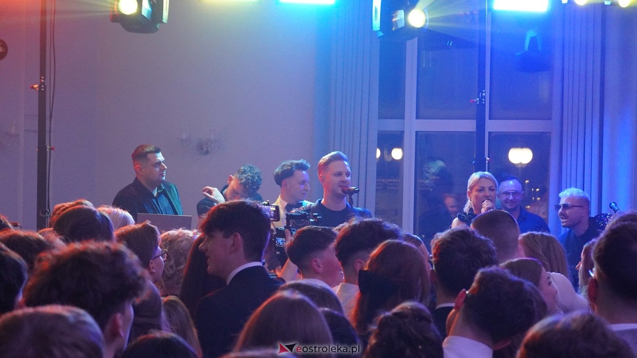 Piękni i Młodzi na studniówce II LO Ostrołęka [10.01.2026] - zdjęcie #3 - eOstroleka.pl