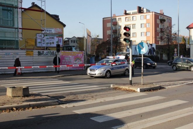 Potrącenie pieszej na ul. Goworowskiej [10.11.2011] - zdjęcie #7 - eOstroleka.pl
