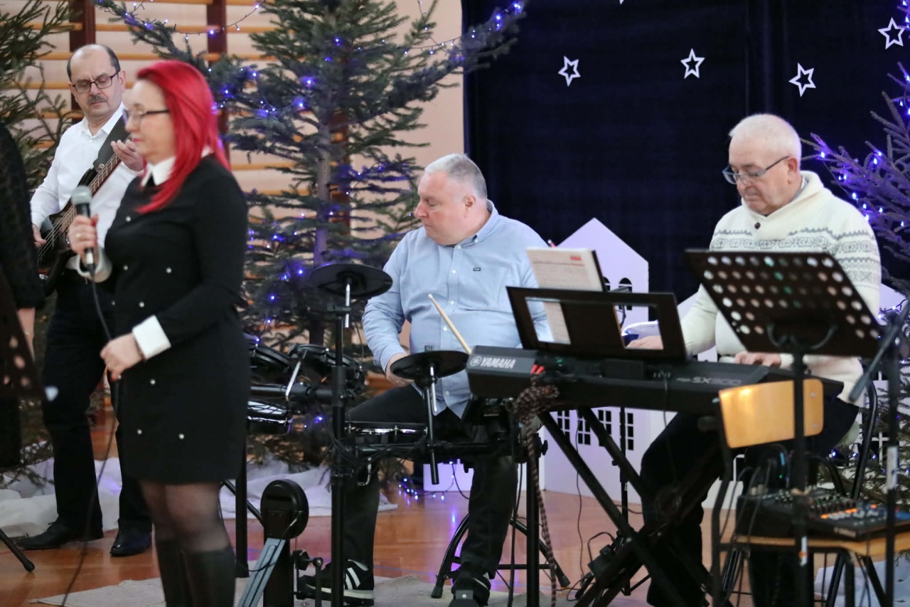 Koncert kolęd  „Niech narodzi się Twoja miłość w nas...” [11.01.2026] - zdjęcie #4 - eOstroleka.pl