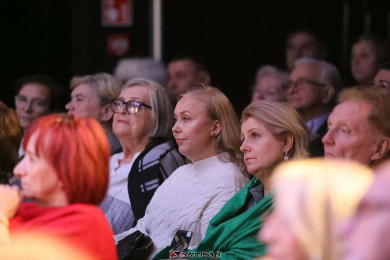 Koncert Kobiety polskiej estrady w Muzeum Żołnierzy Wyklętych [11.01.2026] - zdjęcie #50 - eOstroleka.pl