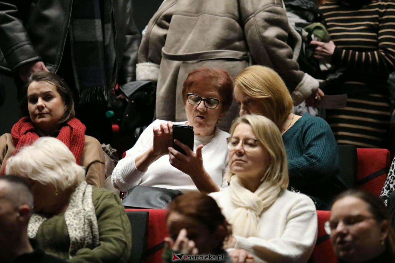 Koncert Kobiety polskiej estrady w Muzeum Żołnierzy Wyklętych [11.01.2026] - zdjęcie #48 - eOstroleka.pl