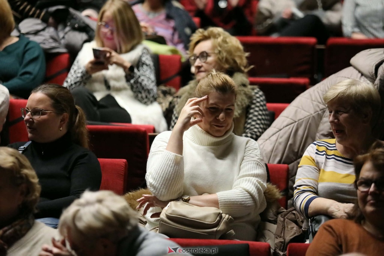 Koncert Kobiety polskiej estrady w Muzeum Żołnierzy Wyklętych [11.01.2026] - zdjęcie #45 - eOstroleka.pl