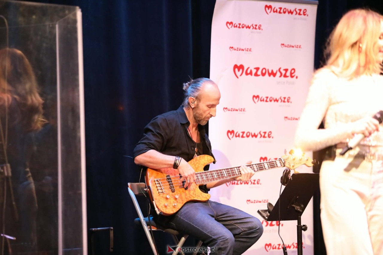 Koncert Kobiety polskiej estrady w Muzeum Żołnierzy Wyklętych [11.01.2026] - zdjęcie #44 - eOstroleka.pl