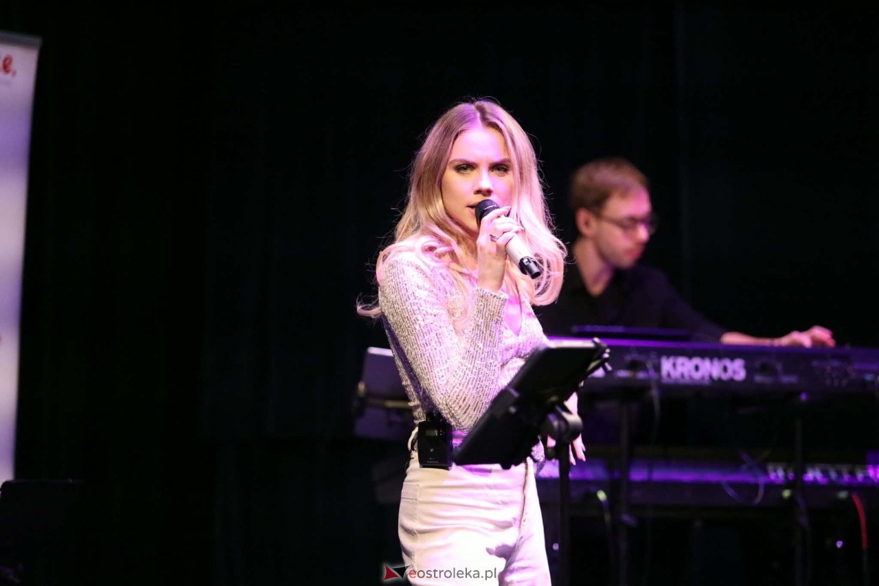 Koncert Kobiety polskiej estrady w Muzeum Żołnierzy Wyklętych [11.01.2026] - zdjęcie #37 - eOstroleka.pl