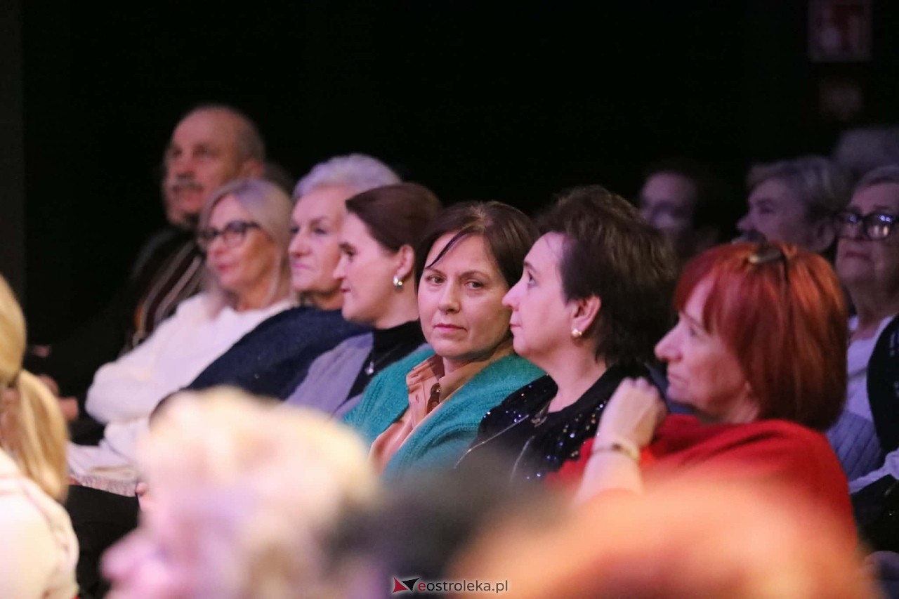 Koncert Kobiety polskiej estrady w Muzeum Żołnierzy Wyklętych [11.01.2026] - zdjęcie #16 - eOstroleka.pl