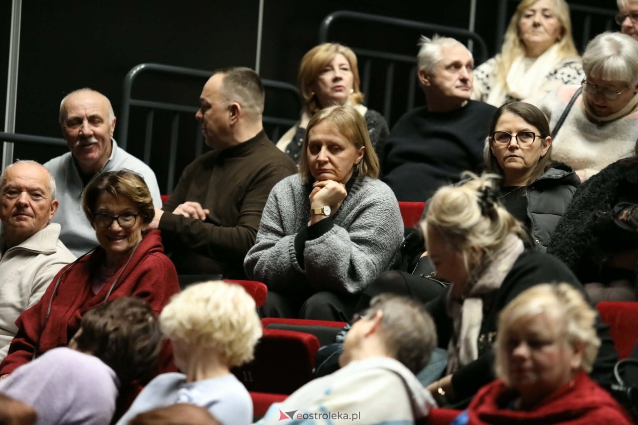 Koncert Kobiety polskiej estrady w Muzeum Żołnierzy Wyklętych [11.01.2026] - zdjęcie #15 - eOstroleka.pl