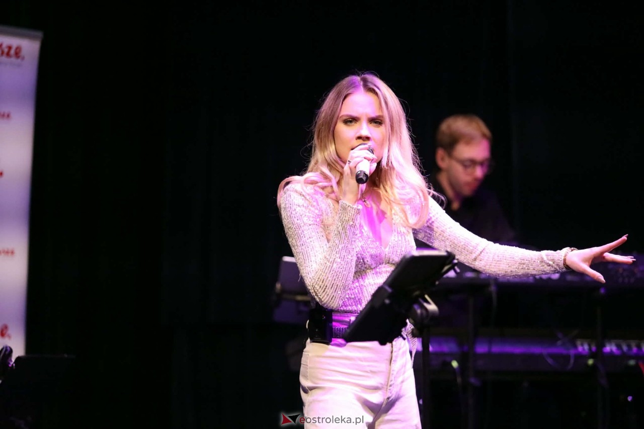 Koncert Kobiety polskiej estrady w Muzeum Żołnierzy Wyklętych [11.01.2026] - zdjęcie #8 - eOstroleka.pl