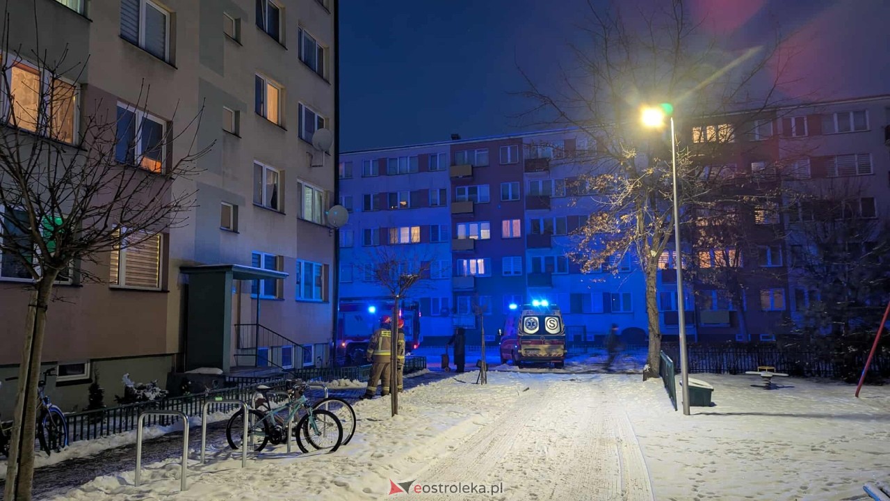 Akcja służb ratunkowych na 11 Listopada w Ostrołęce [12.01.2026] - zdjęcie #10 - eOstroleka.pl