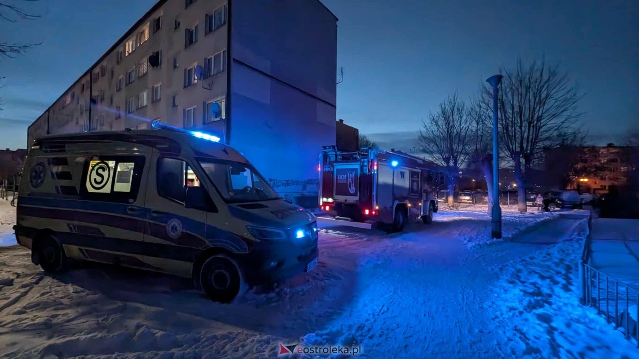 Akcja służb ratunkowych na 11 Listopada w Ostrołęce [12.01.2026] - zdjęcie #7 - eOstroleka.pl