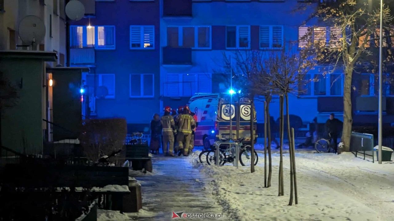 Akcja służb ratunkowych na 11 Listopada w Ostrołęce [12.01.2026] - zdjęcie #6 - eOstroleka.pl