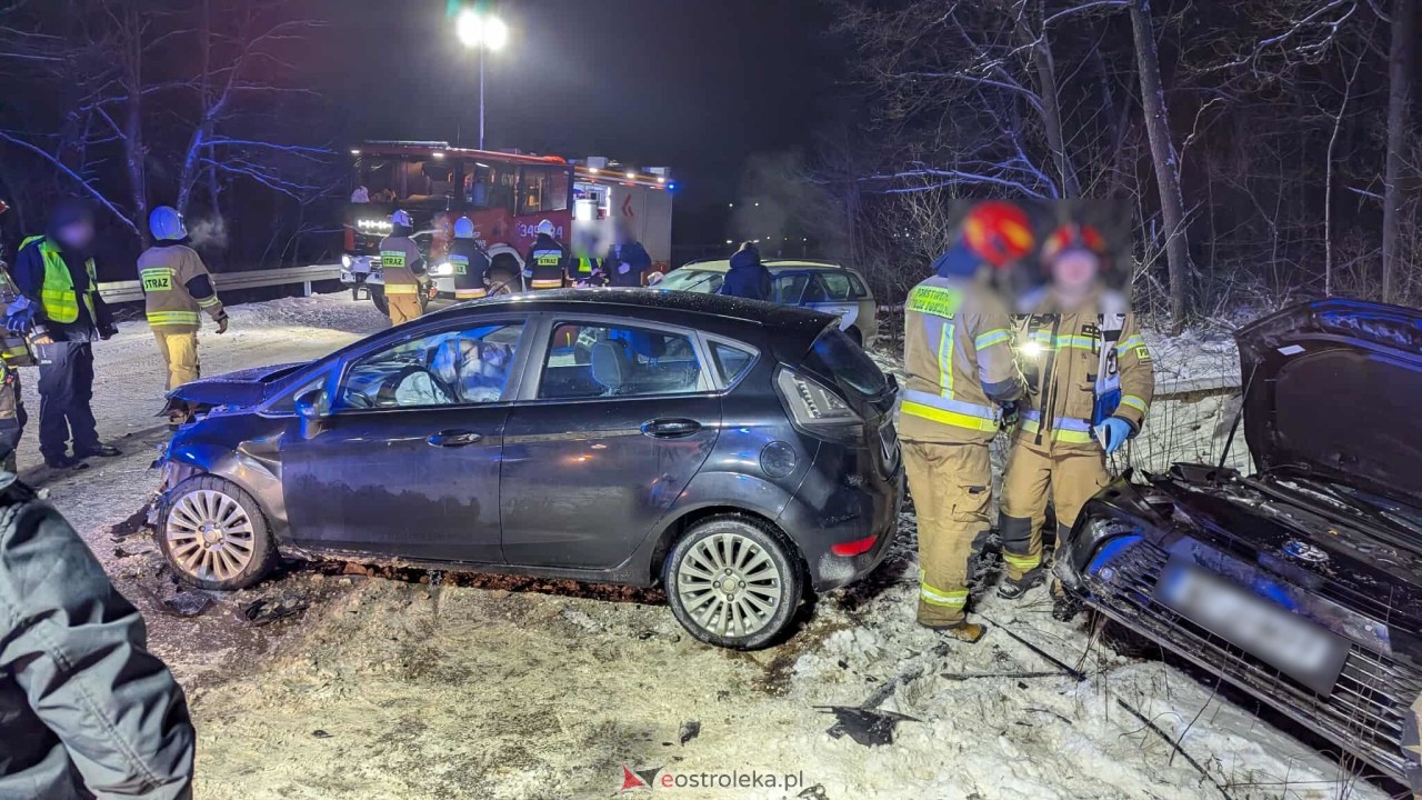 Wypadek na trasie Ostrołęka - Goworowo. Zderzenie kilku aut w Czarnowcu [12.01.2026] - zdjęcie #21 - eOstroleka.pl