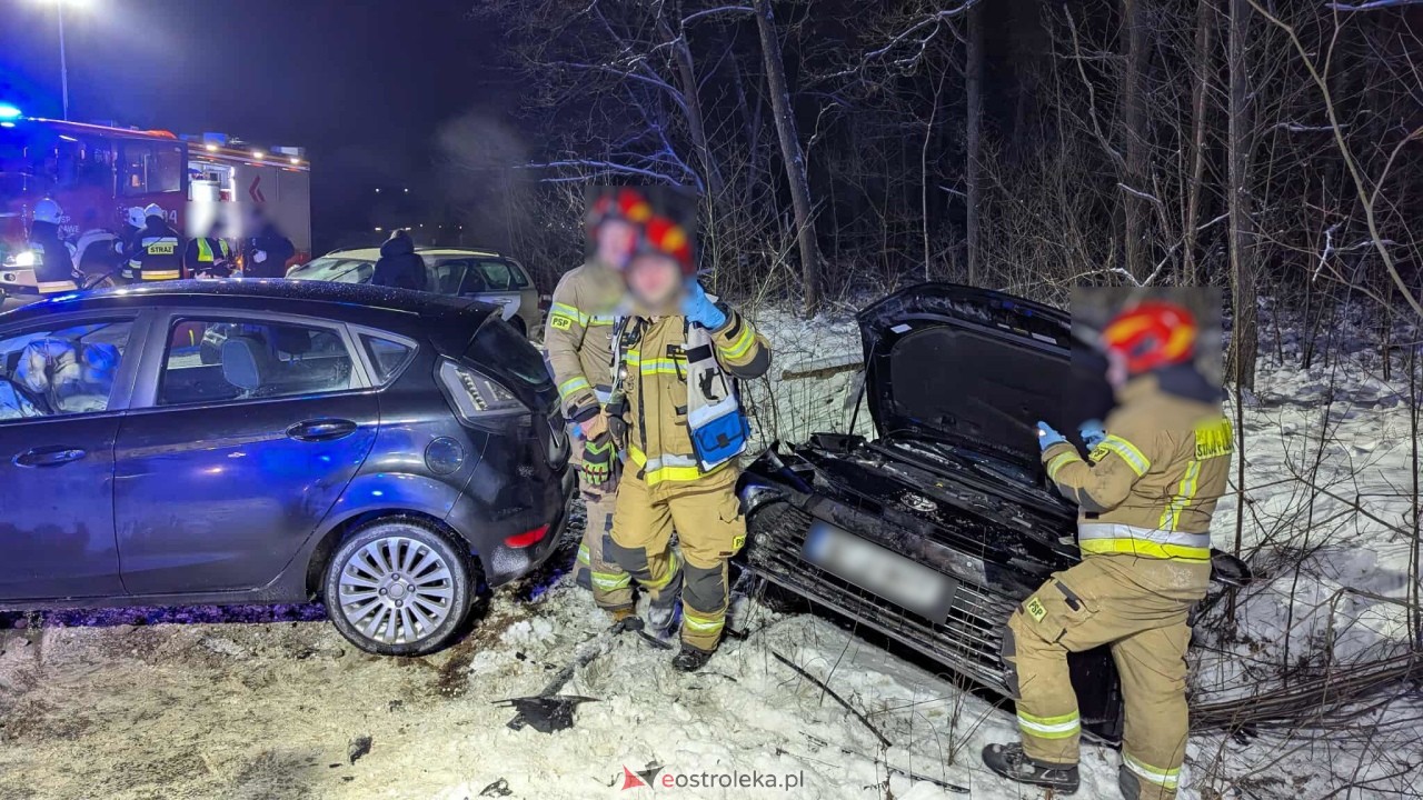 Wypadek na trasie Ostrołęka - Goworowo. Zderzenie kilku aut w Czarnowcu [12.01.2026] - zdjęcie #20 - eOstroleka.pl