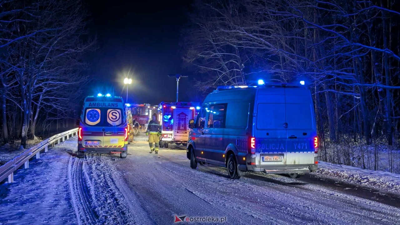 Wypadek na trasie Ostrołęka - Goworowo. Zderzenie kilku aut w Czarnowcu [12.01.2026] - zdjęcie #19 - eOstroleka.pl