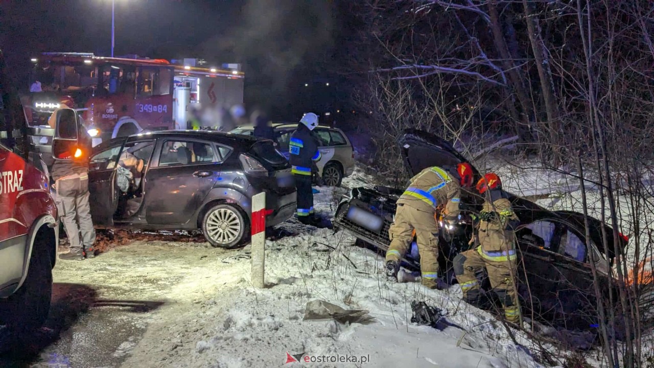Wypadek na trasie Ostrołęka - Goworowo. Zderzenie kilku aut w Czarnowcu [12.01.2026] - zdjęcie #18 - eOstroleka.pl