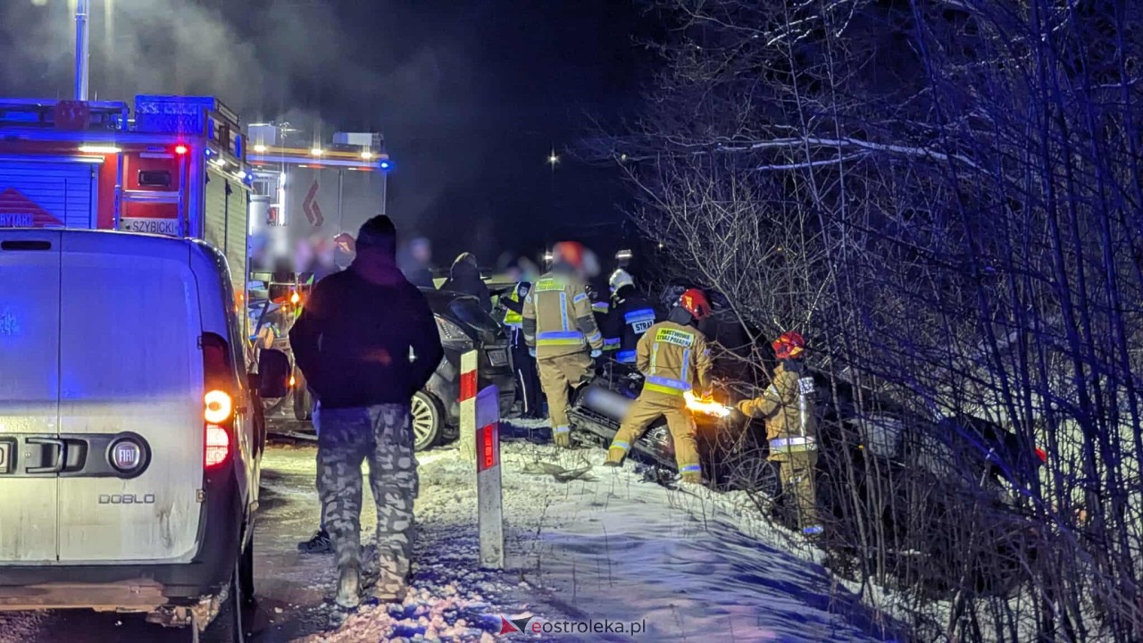 Wypadek na trasie Ostrołęka - Goworowo. Zderzenie kilku aut w Czarnowcu [12.01.2026] - zdjęcie #12 - eOstroleka.pl