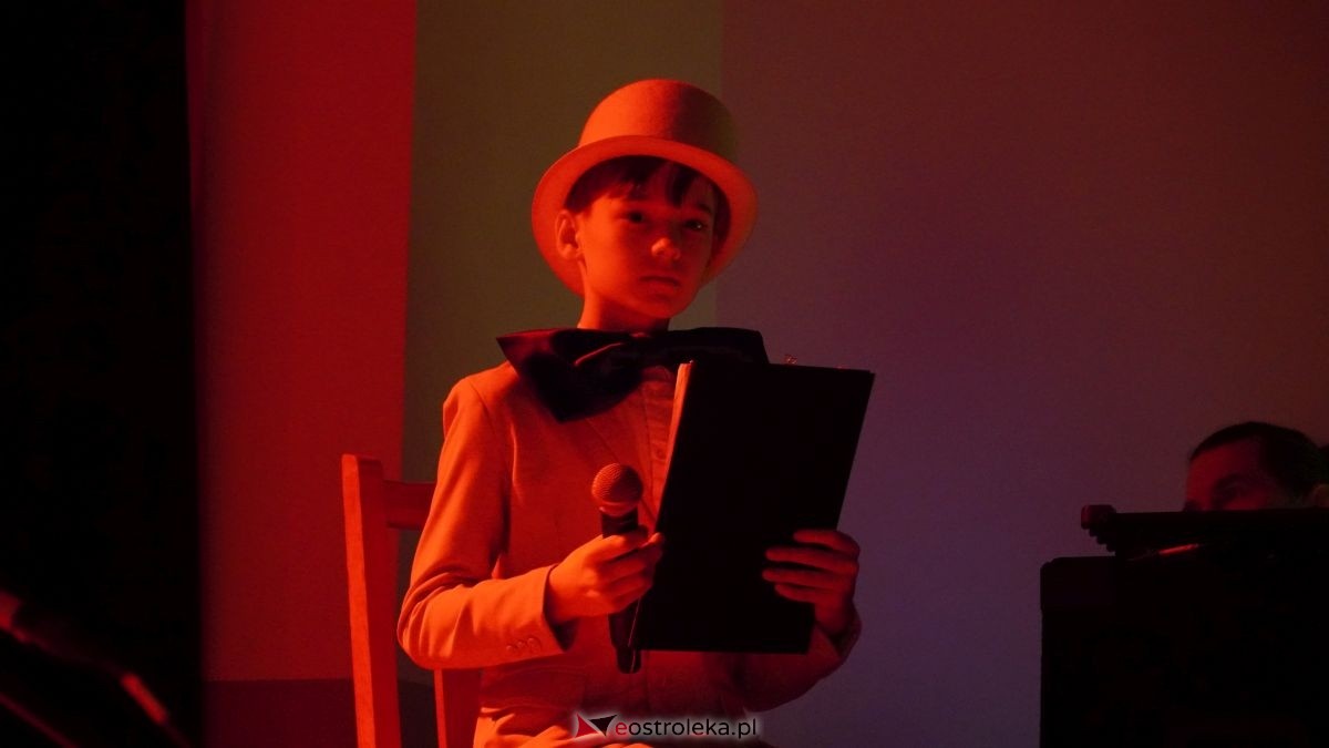 Uczniowie z Obierwi zagrali dla Filipa z Olszewki. Spektakl „Aniołek w klatce” [13.01.2025] - zdjęcie #44 - eOstroleka.pl