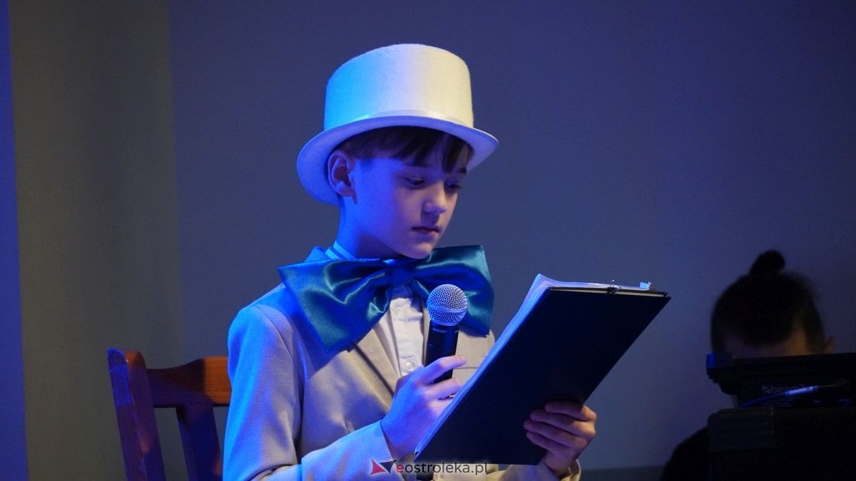 Uczniowie z Obierwi zagrali dla Filipa z Olszewki. Spektakl „Aniołek w klatce” [13.01.2025] - zdjęcie #36 - eOstroleka.pl