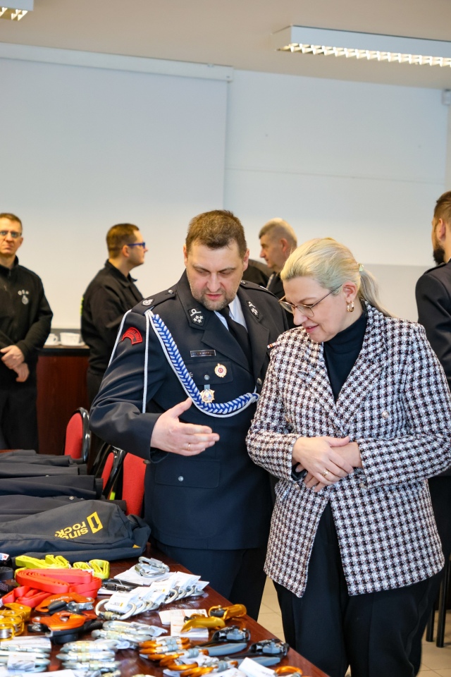 Nowy sprzęt dla OSP Ostrołęka  [12.01.2026] - zdjęcie #12 - eOstroleka.pl