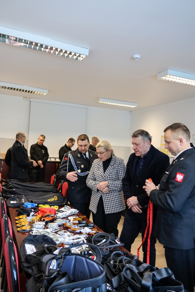 Nowy sprzęt dla OSP Ostrołęka  [12.01.2026] - zdjęcie #11 - eOstroleka.pl